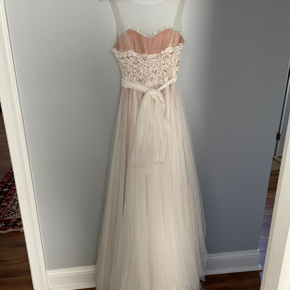 Willowby by Watters Wedding Gown, SZ 4 - Picture 2 of 7